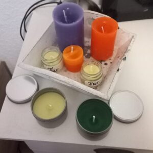 Kerzen in verschiedenen Größen & Farben