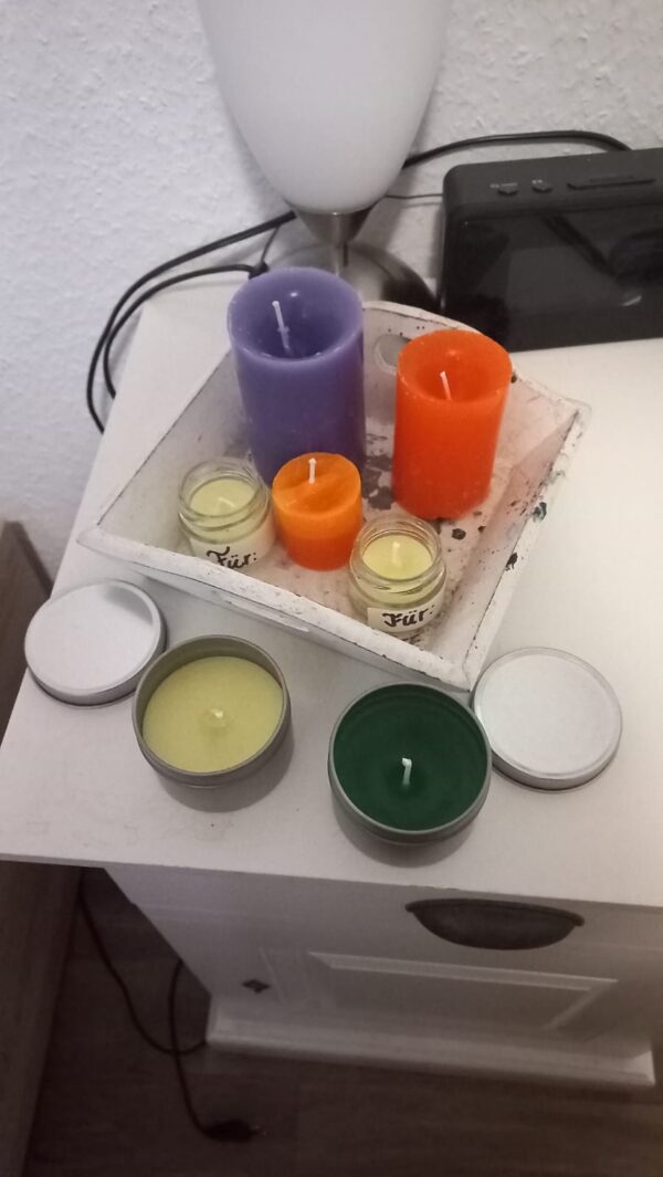 Kerzen in verschiedenen Größen & Farben